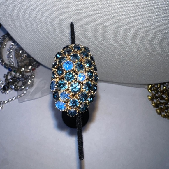 Vintage signed Austria dinner ring cobalt and Capri blue rhinestones adjustable - Picture 2 of 5